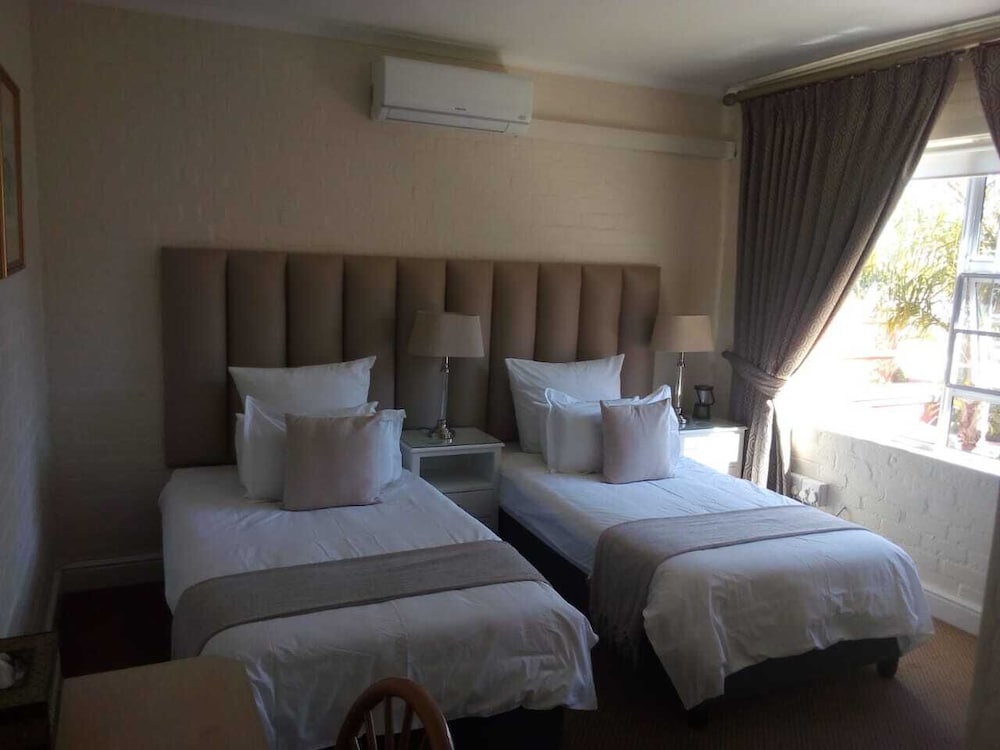 Фото Cinnamon House Bed and Breakfast