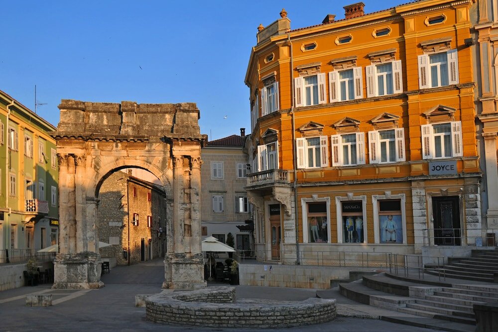 Фото Boutique Suites Joyce