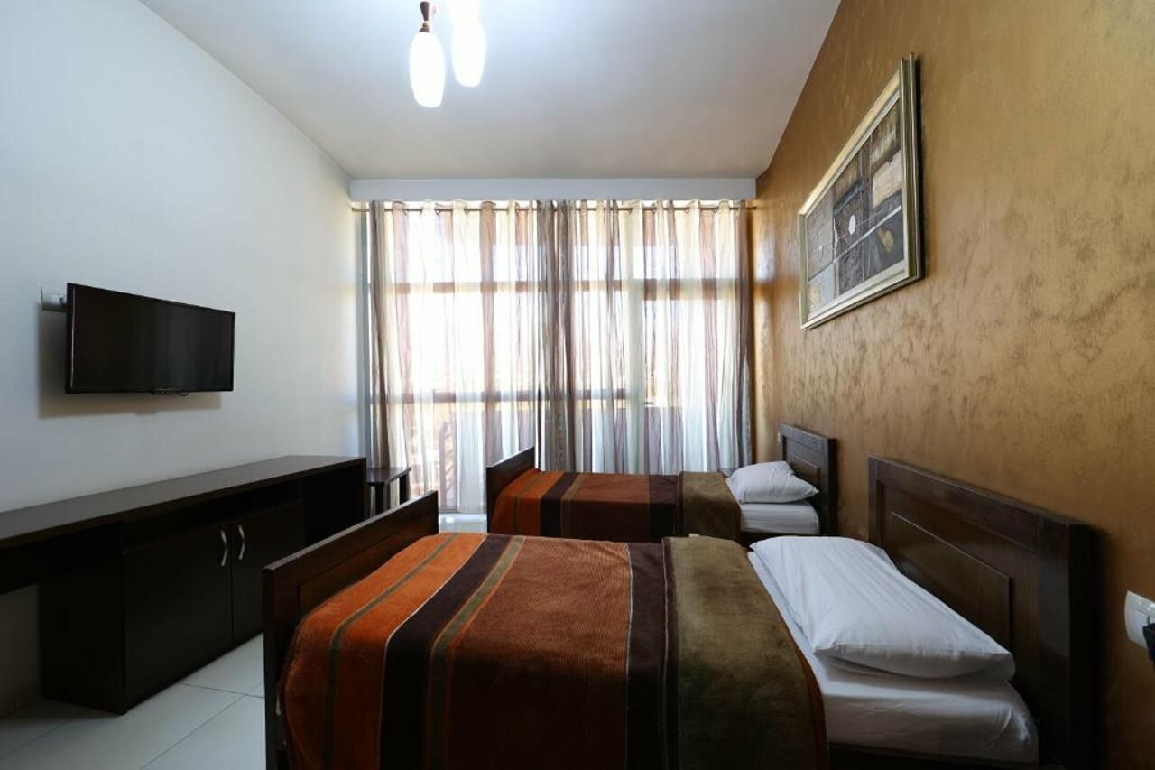 Фото Gjuta Hotel