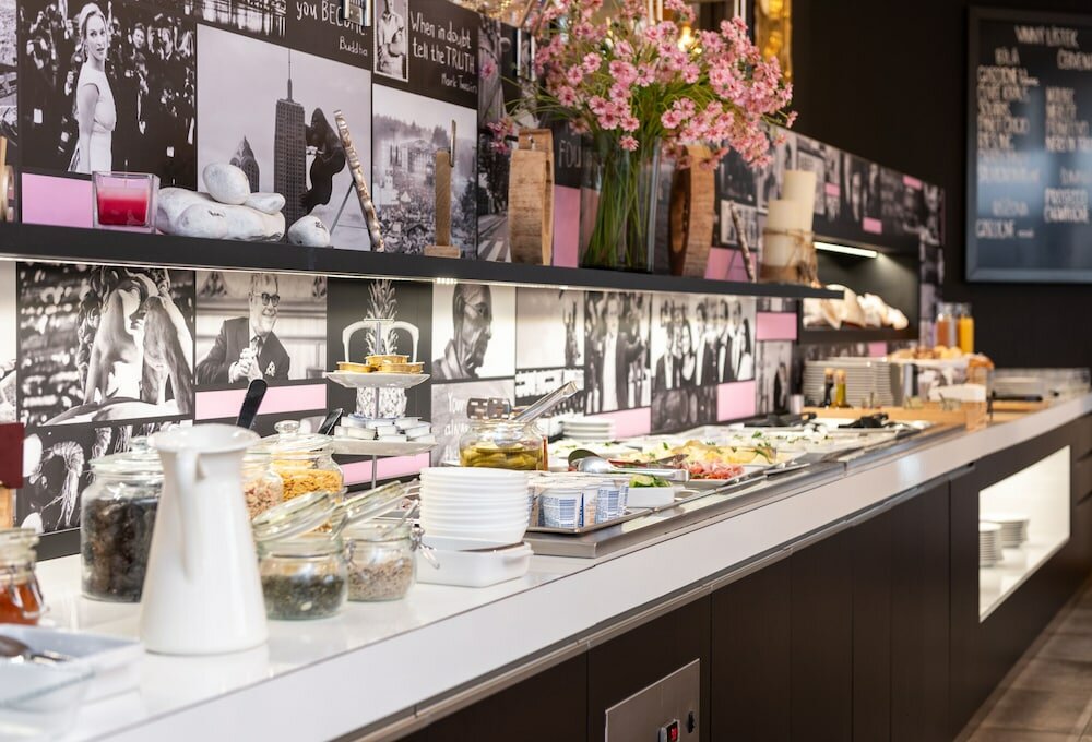 Фото Hotel Troja