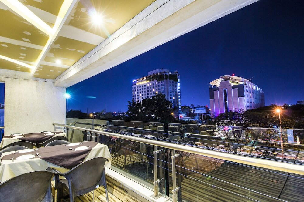 Фото Fabhotel Prime Avenue