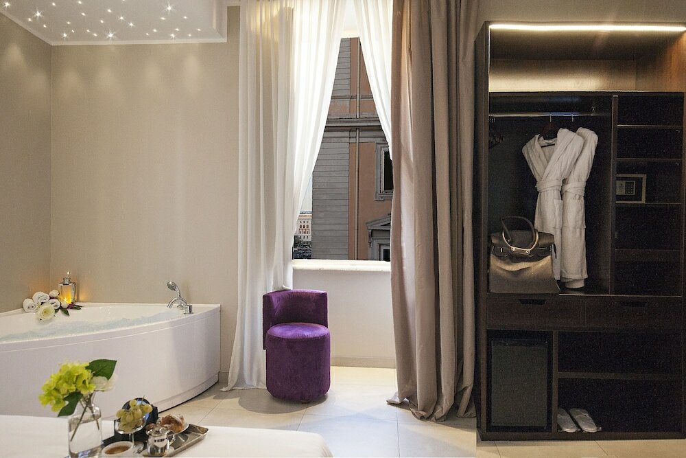 Фото Roman Holidays Boutique