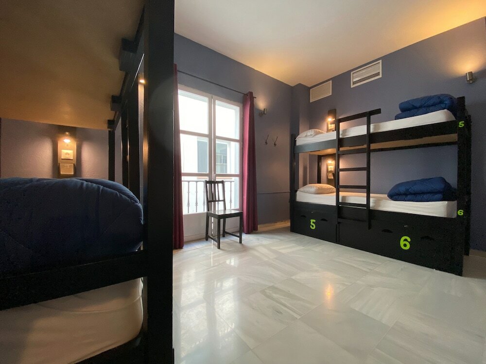 Фото Oasis Backpackers' Palace Seville