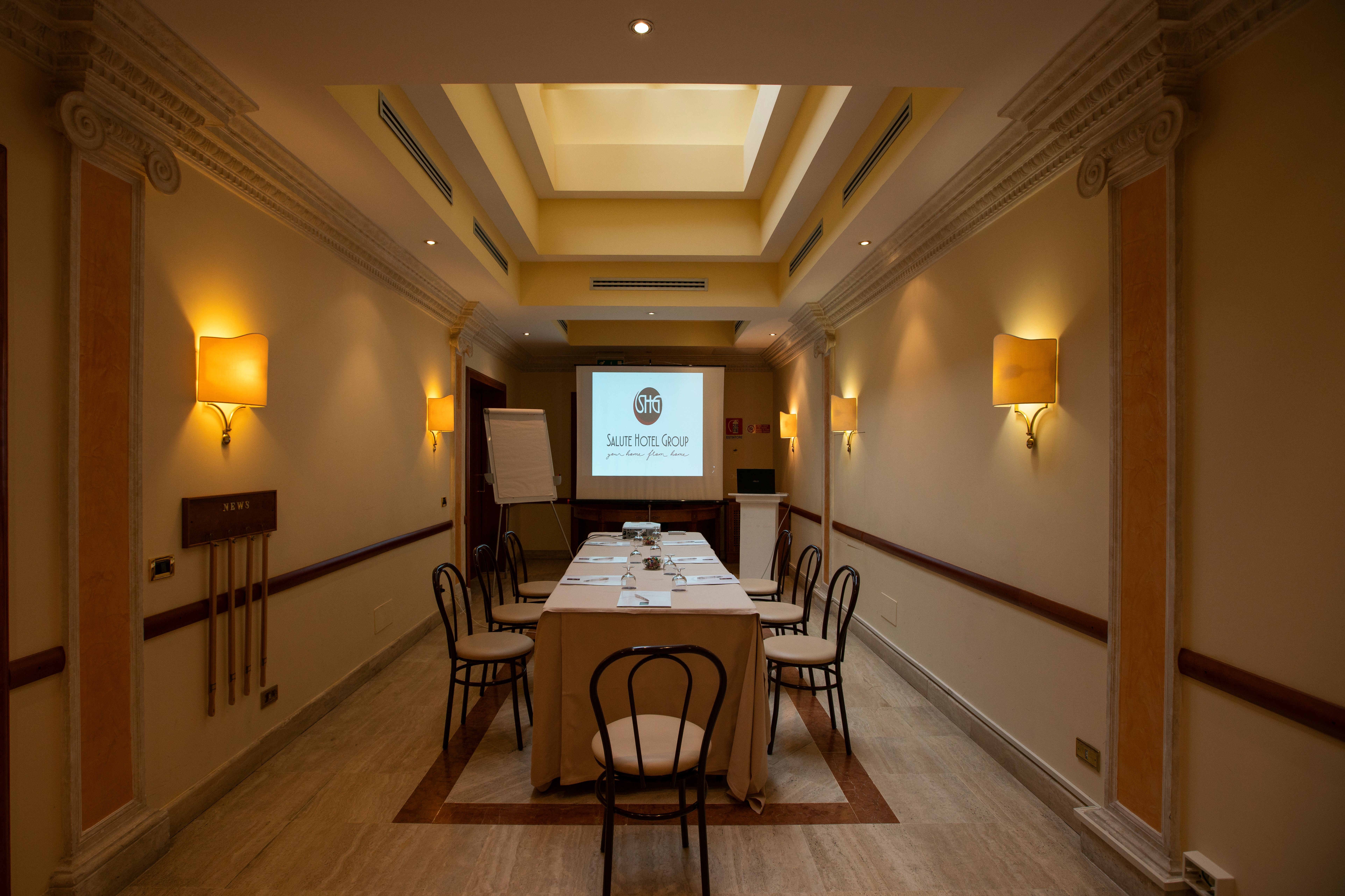 Фото Hotel Portamaggiore