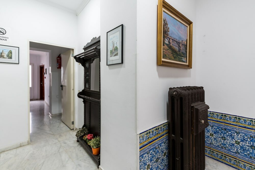 Фото Cool Sevilla Hotel