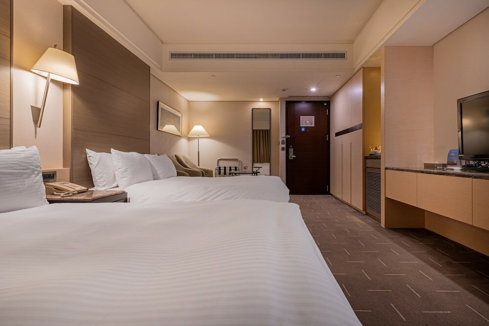 Фото Check inn Select Taichung Dadun
