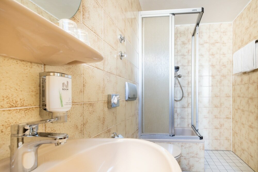 Фото Hotel Leonet