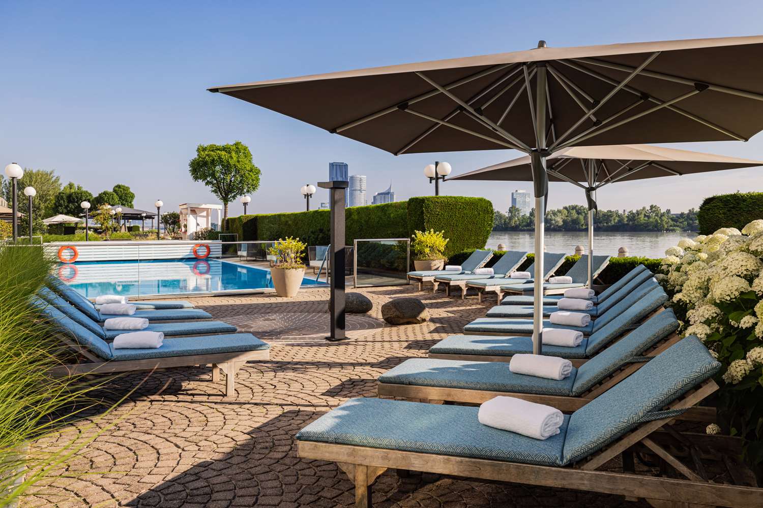 Фото Hilton Vienna Danube Waterfront