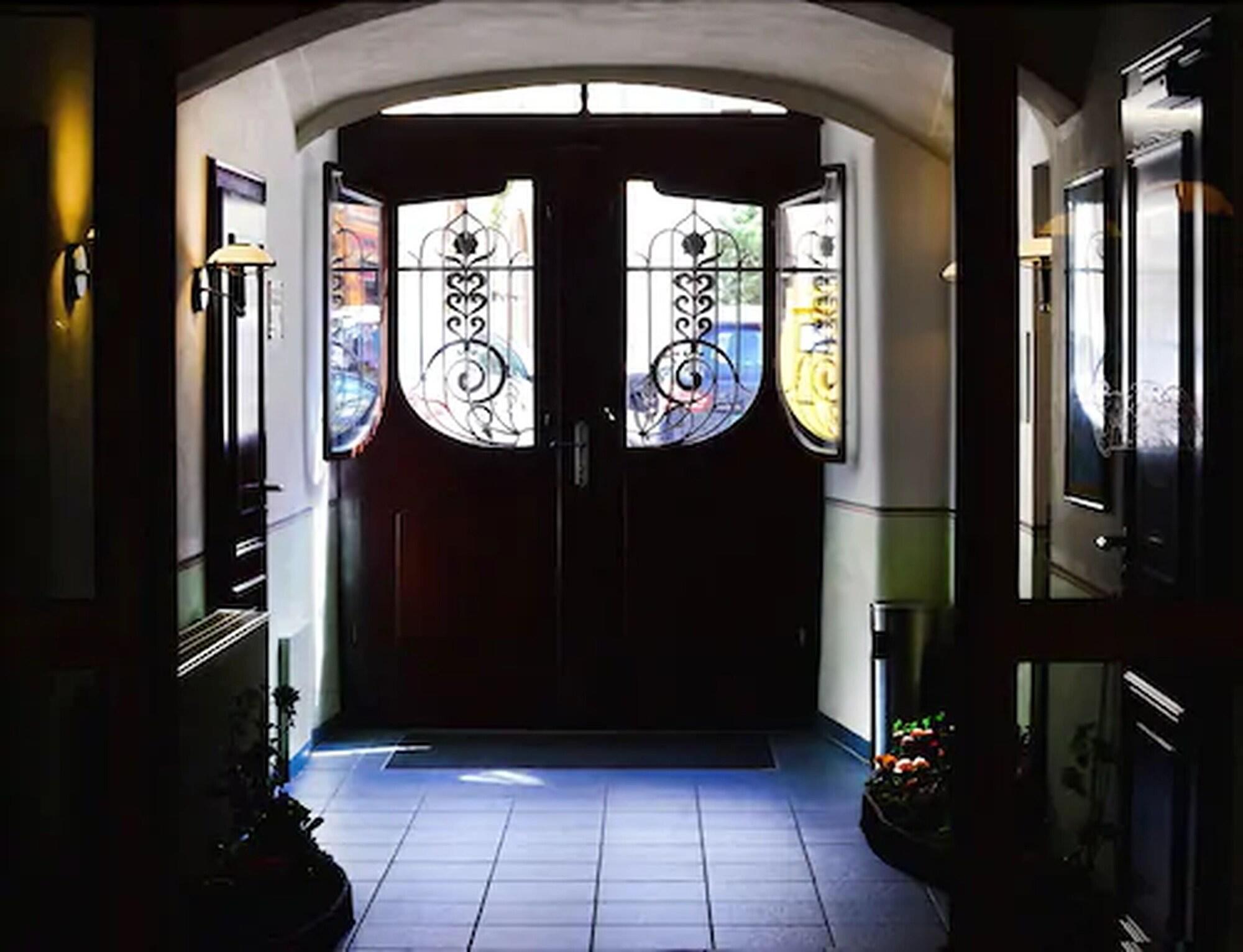 Фото Hotel Goldener Adler