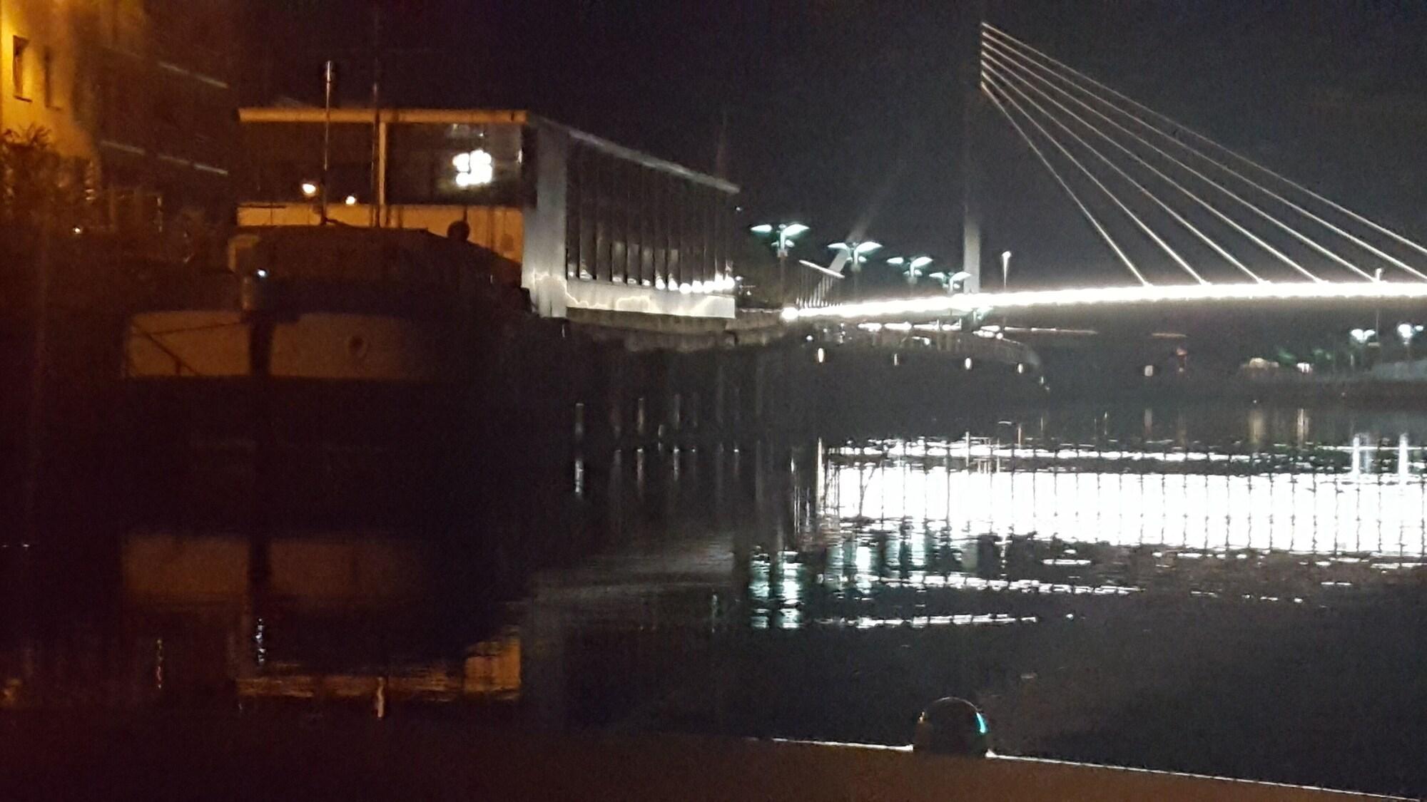 Фото Hotel Restaurant Brasserie Ahoi, Kortrijk