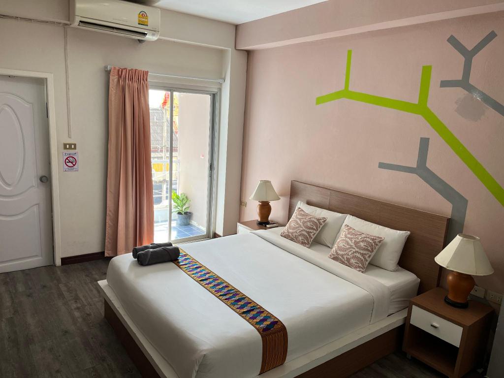 Фото Charoenchit House