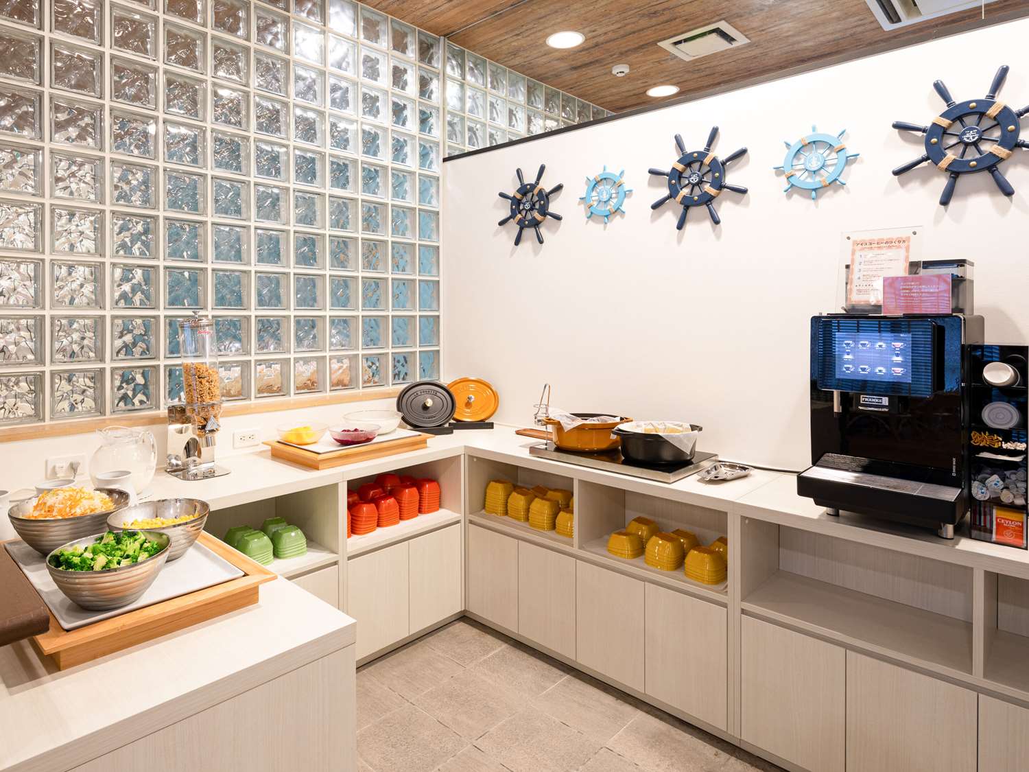 Фото Comfort Inn Naha Tomari Port