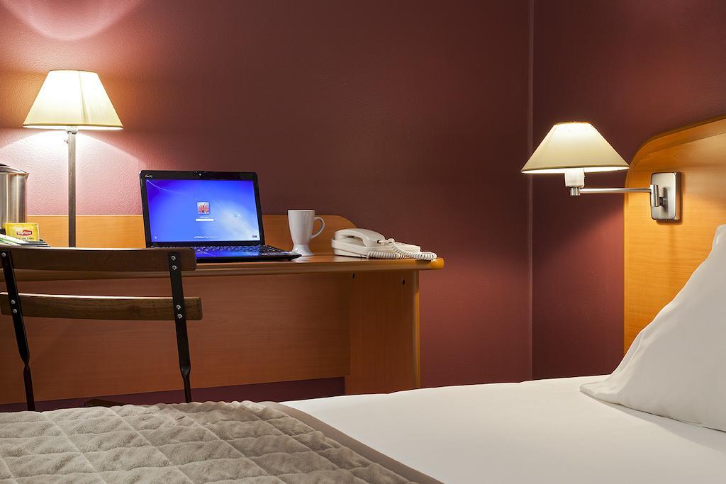 Фото Sky Hotel Goussainville