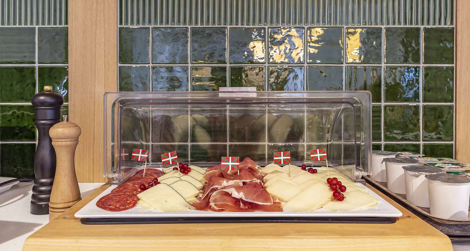 Фото Hotel Kemaris