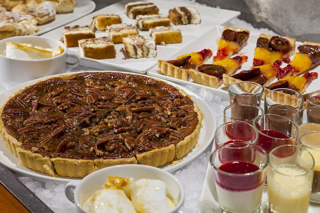 Фото Sky Hotel Goussainville