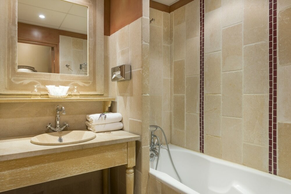 Фото Aux Vieux Remparts