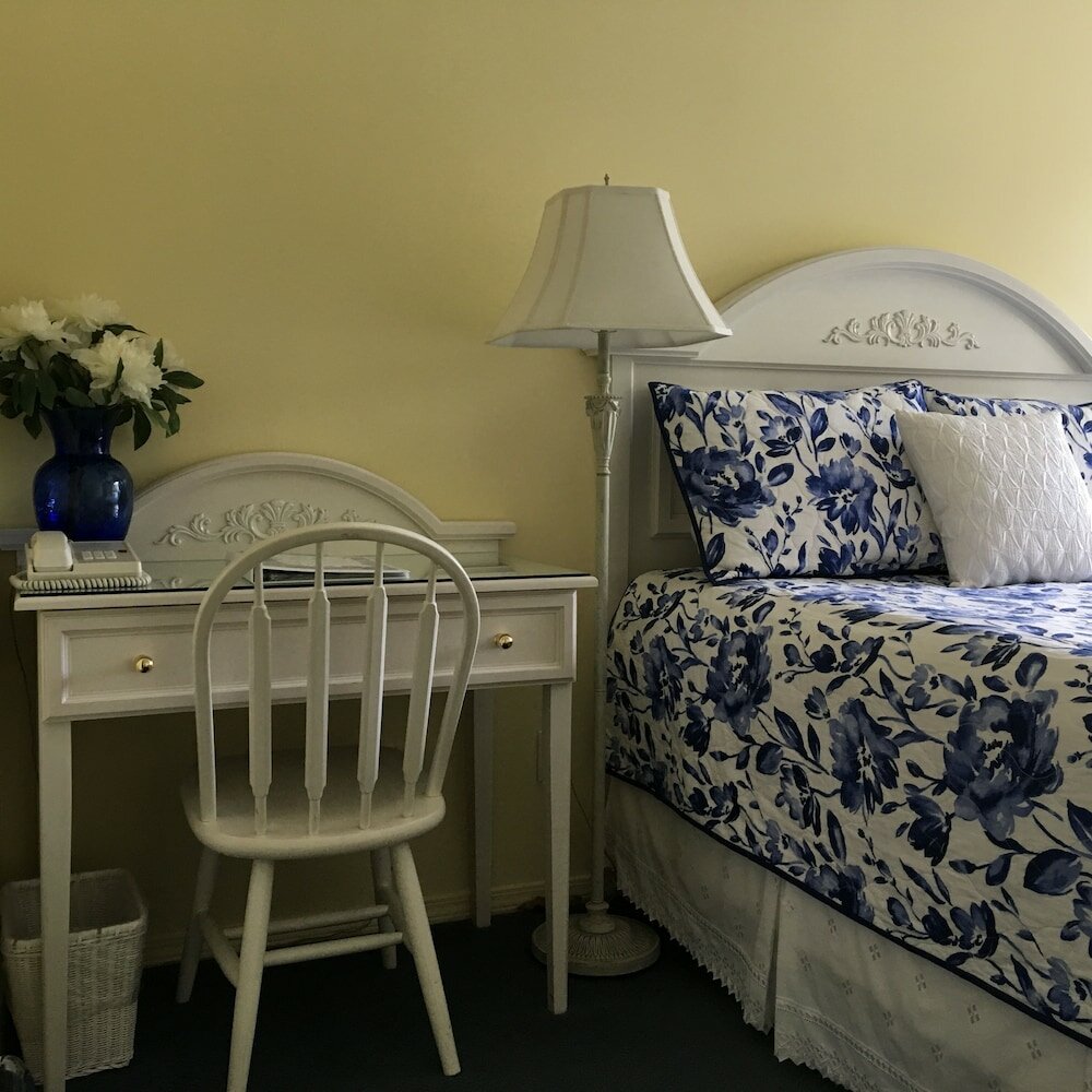 Фото Lakeside Country Inn