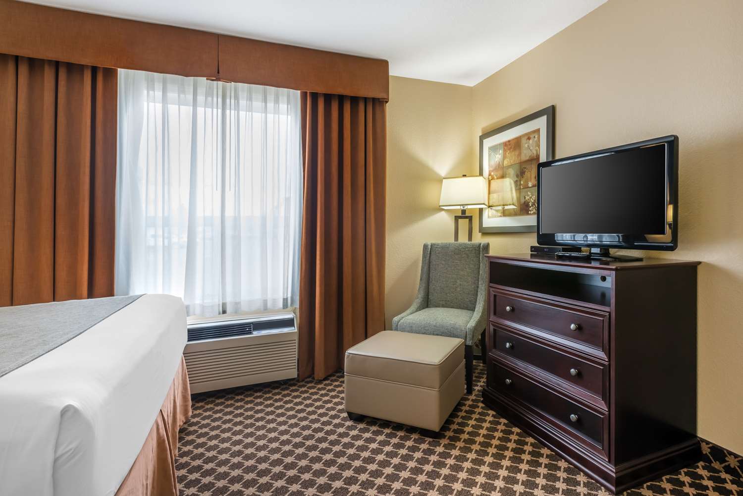 Фото Best Western Strathmore Inn