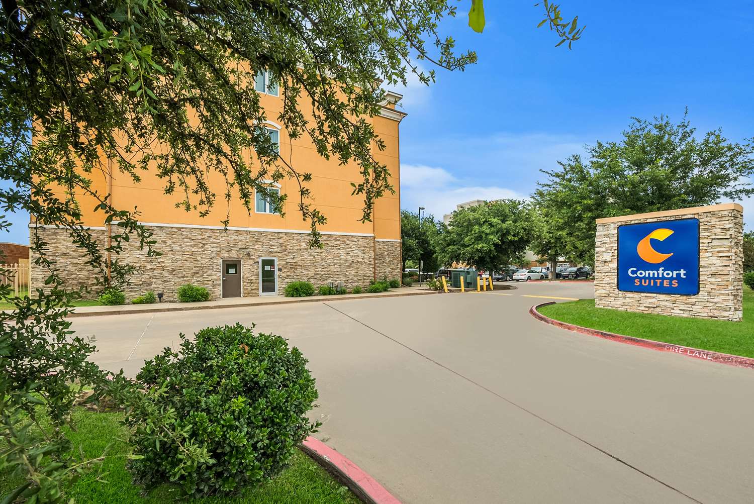 Фото Comfort Suites Plano - Dallas North