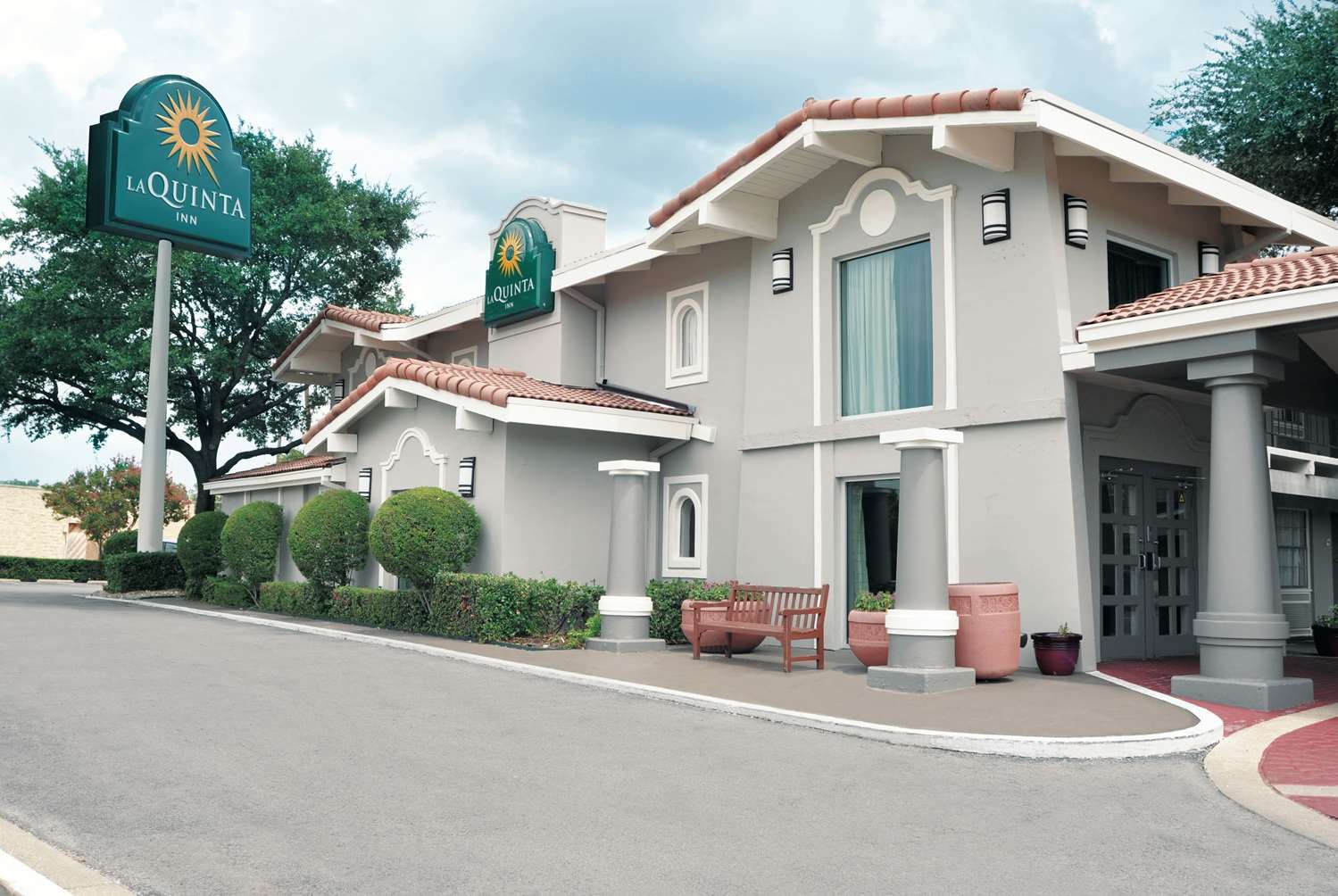 Фото La Quinta Inn by Wyndham Dallas Uptown