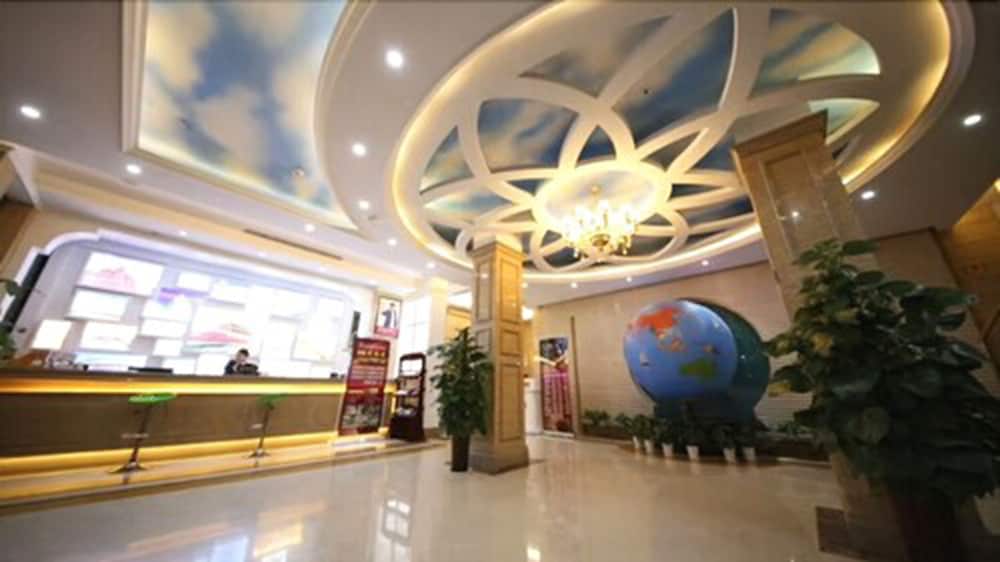 Фото Yiwu Baide Theme Hotel