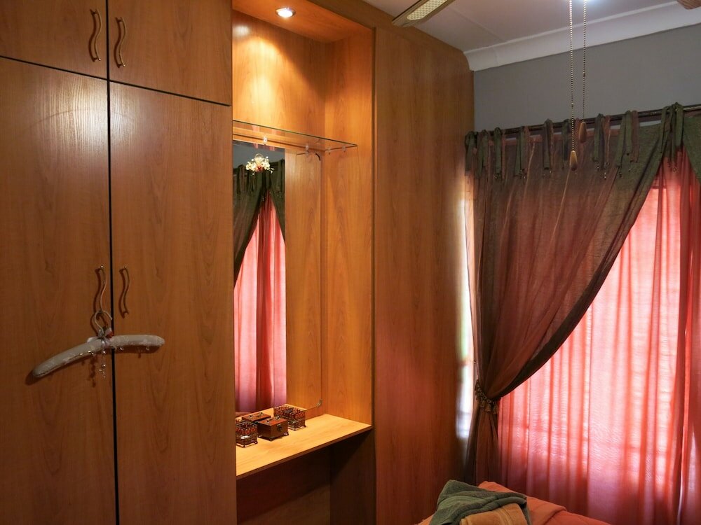 Фото A Cherry Lane Self Catering and B&b