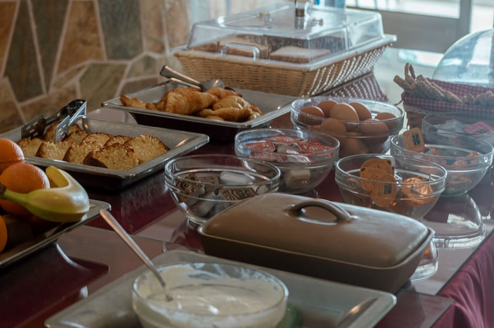 Фото Mistral Apartments Aegina