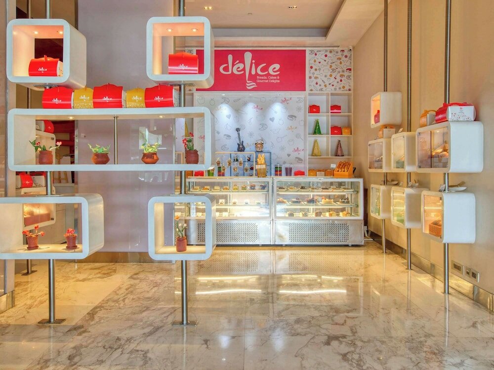 Фото Novotel Bengaluru Outer Ring Road