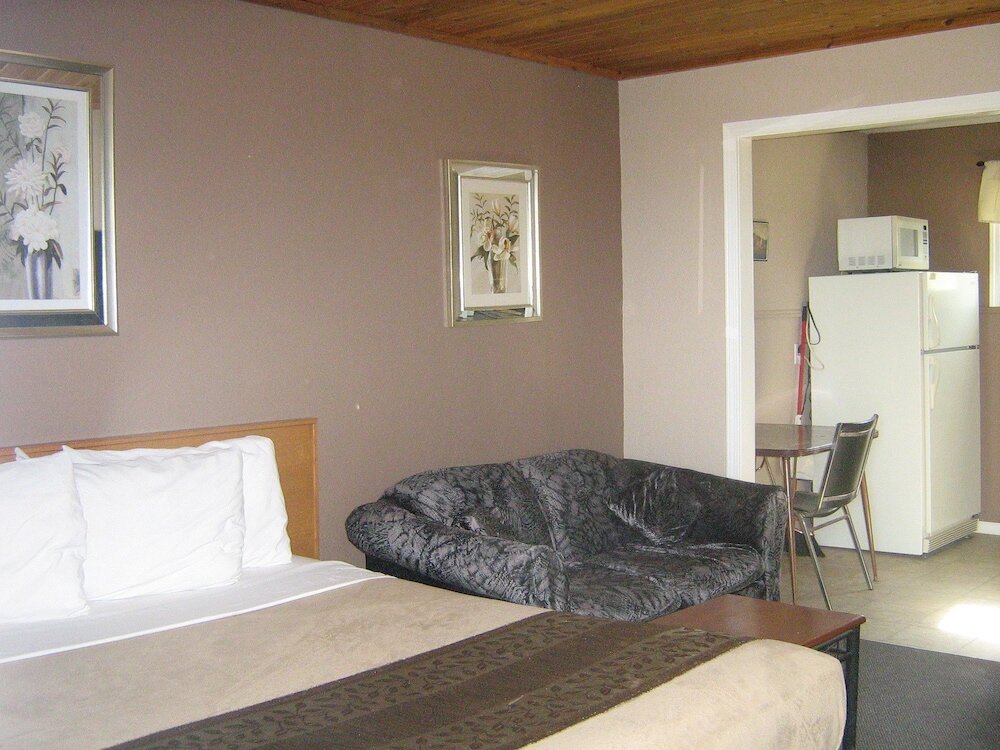 Фото Parkway Motel & European Lodges