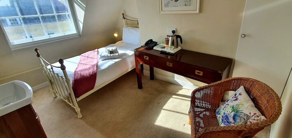 Фото Cathedral Gate Hotel