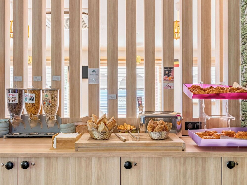 Фото Ibis Styles Annecy Centre Gare