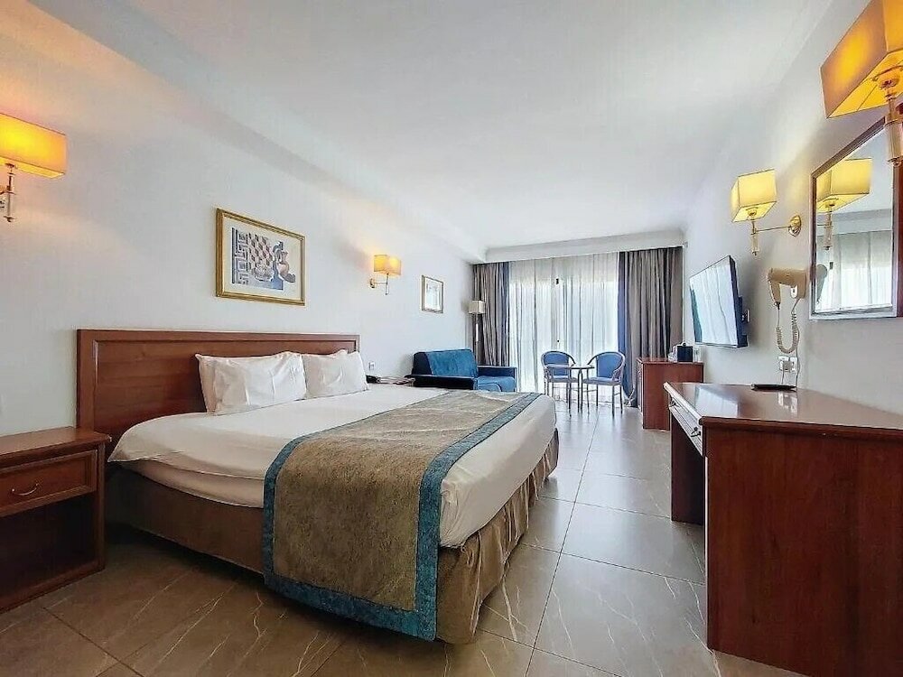 Фото Golden Tulip Vivaldi Hotel