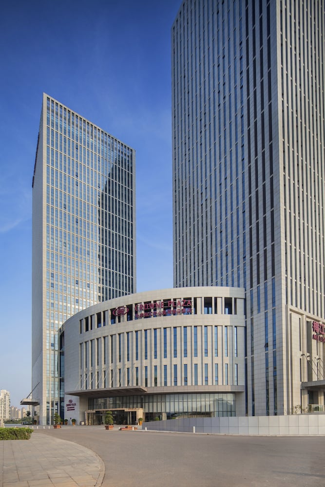 Фото Crowne Plaza Tianjin Meijiangnan