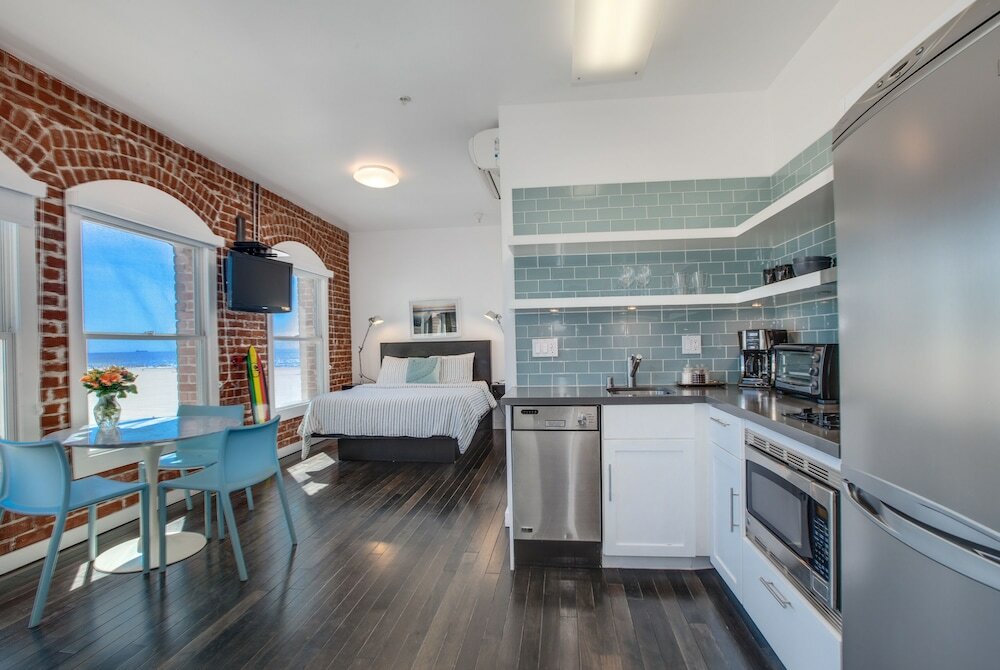 Фото Venice Breeze Suites