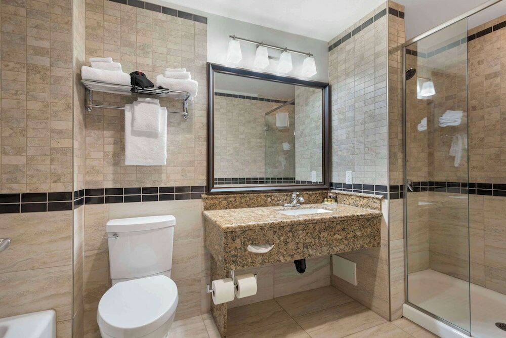 Фото Best Western Plus Fernie Mountain Lodge