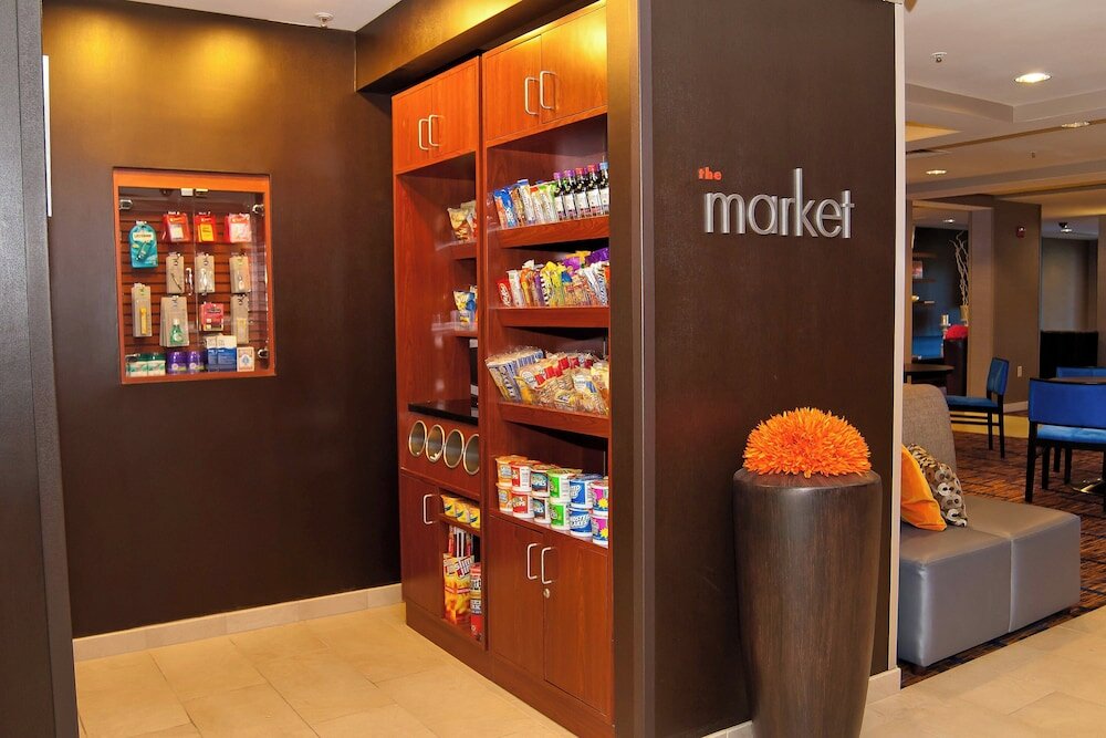 Фото Courtyard by Marriott Cincinnati Airport