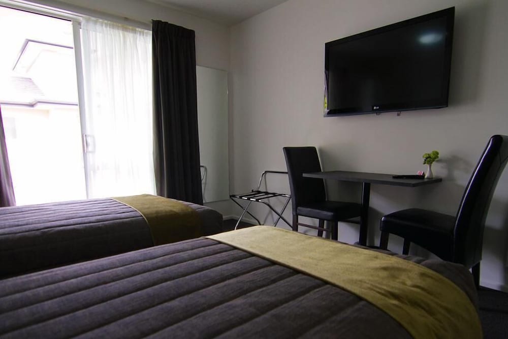 Фото Airport Palms Motel