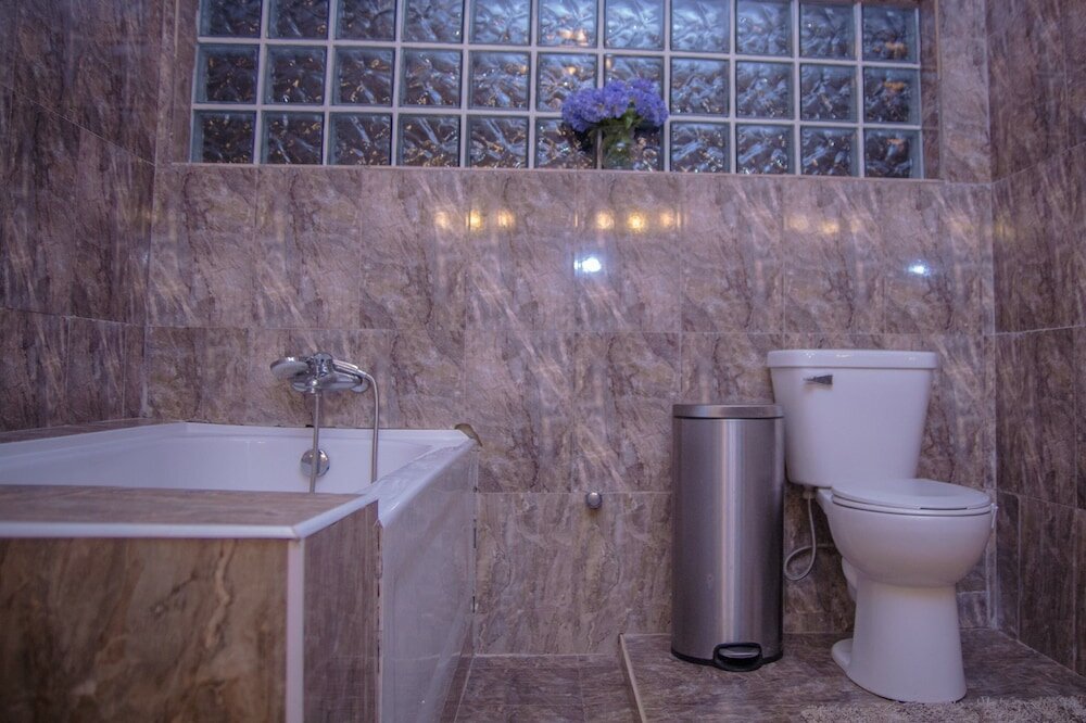 Фото Appiah's Royal Suites