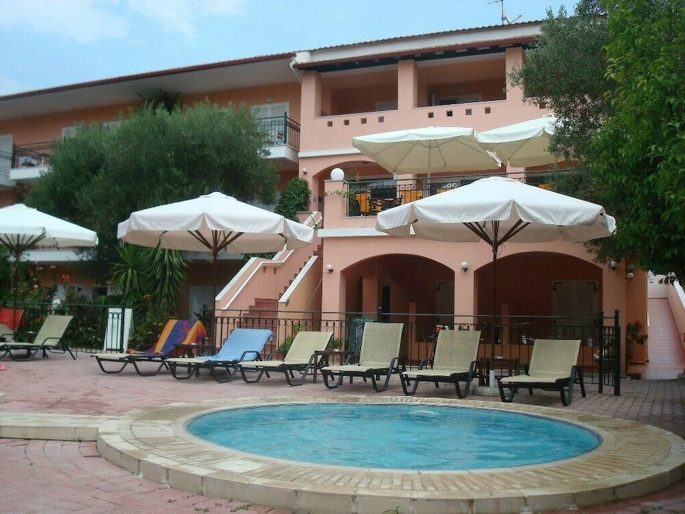 Фото Aloni Hotel