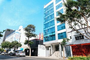 Гостиница Apart Hotel Petit Palace Suites