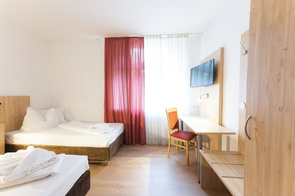 Фото Hotel Astoria am Urachplatz