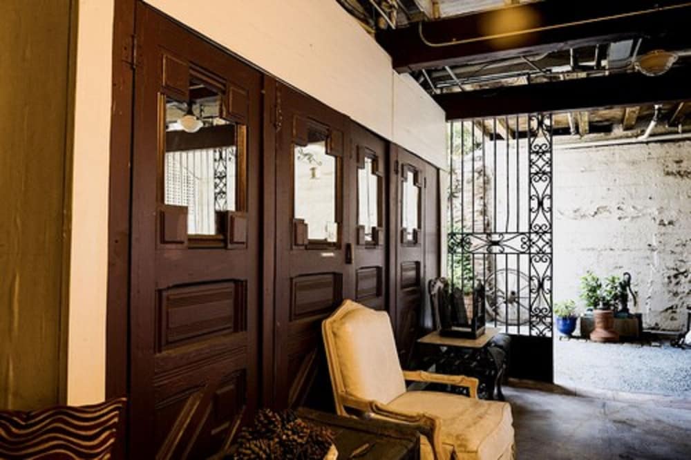 Фото Gunn House Hotel