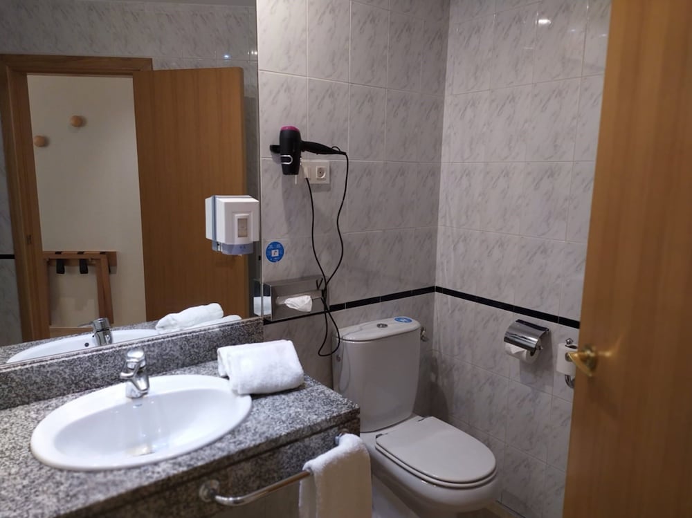 Фото Ramada by Wyndham Madrid Tres Cantos