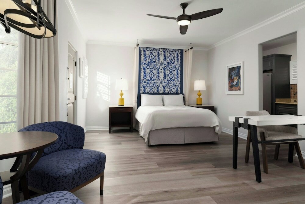 Фото Triada Palm Springs, Autograph Collection by Marriott