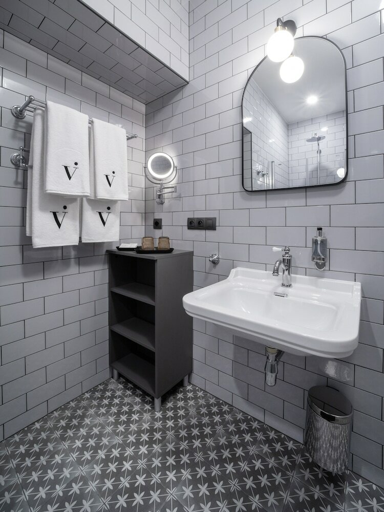 Фото The Viaduct Suites & More