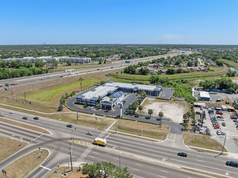 Фото Best Western Orlando East Inn & Suites