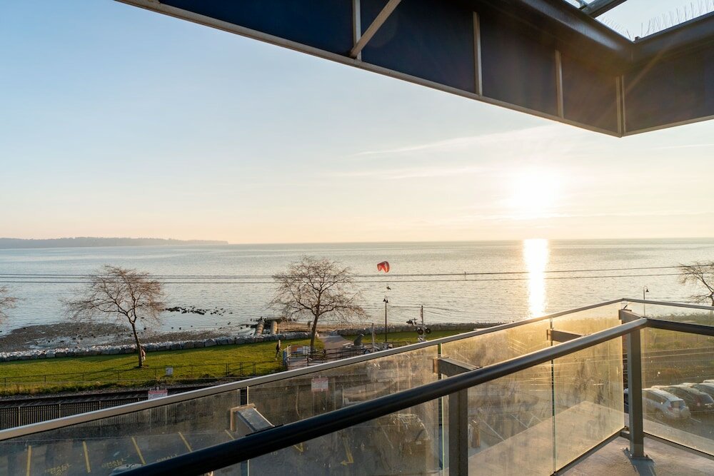 Фото Ocean Promenade Hotel