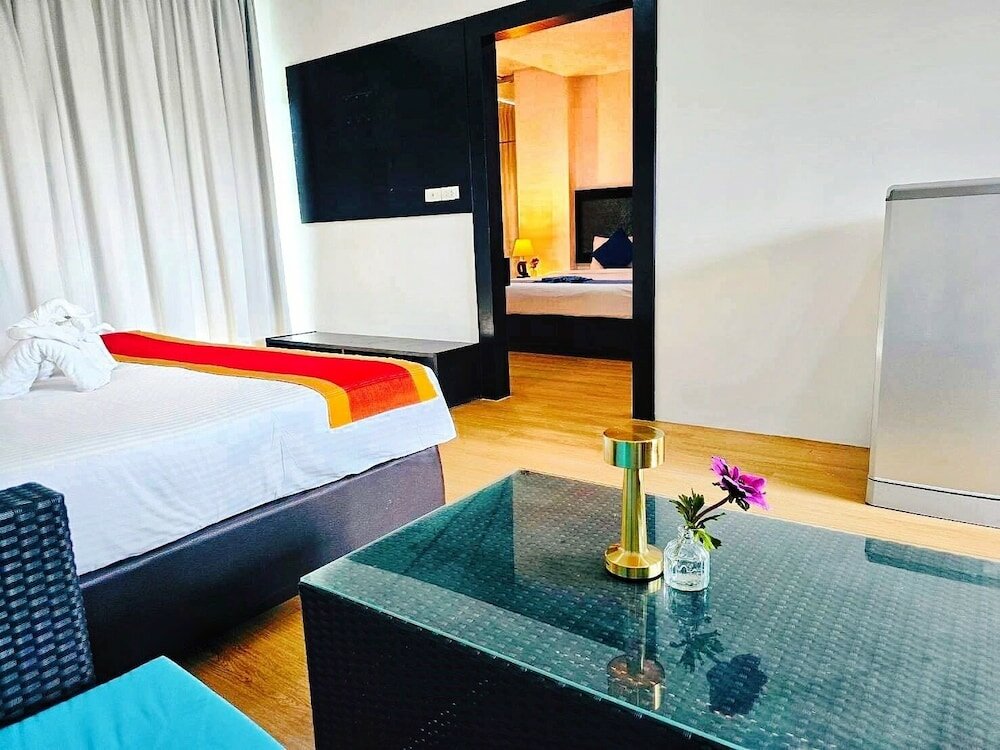 Фото RedDoorz I Talay Resort