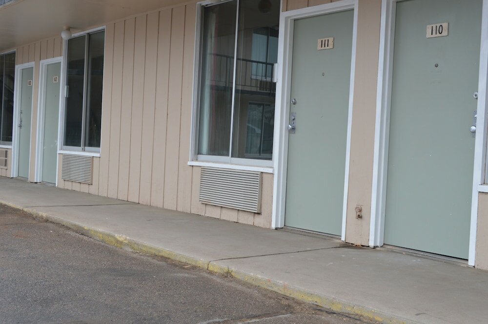 Фото Laramie Valley Inn