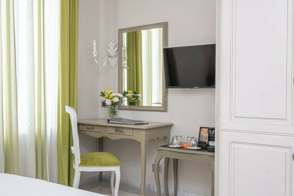 Фото Micra Anglia Boutique Hotel & SPA